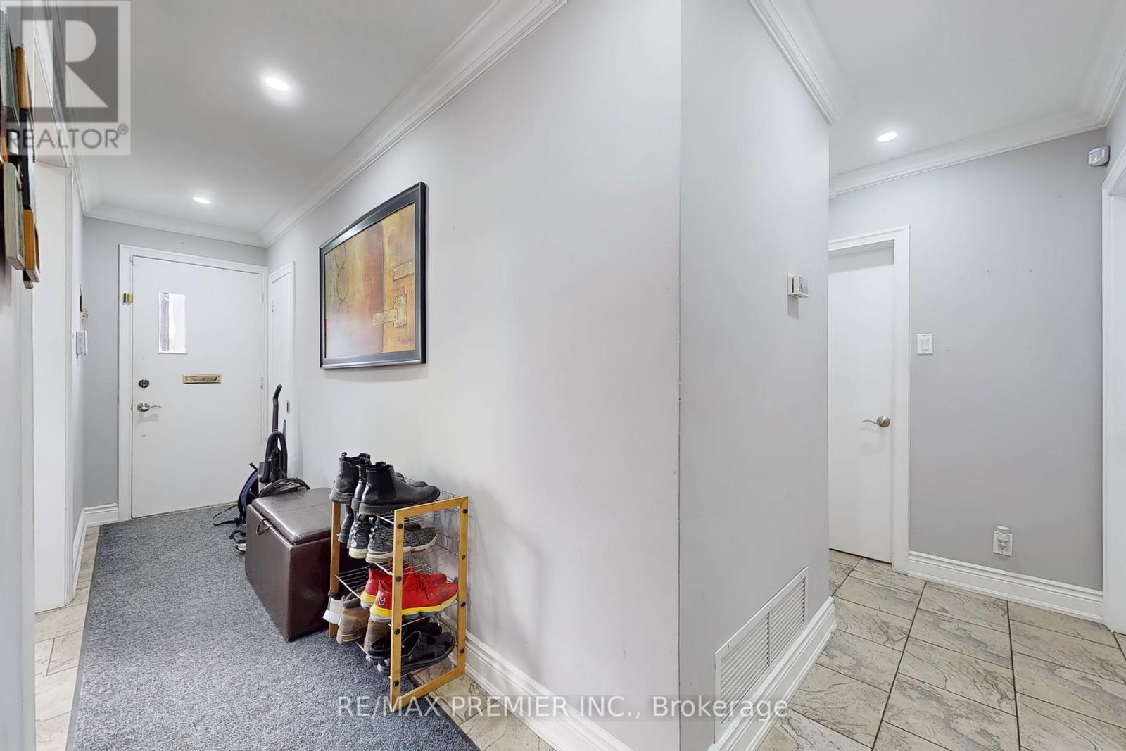 262 Richard Clark Drive, Toronto, Ontario  M3M 1W4 - Photo 2 - W12126981