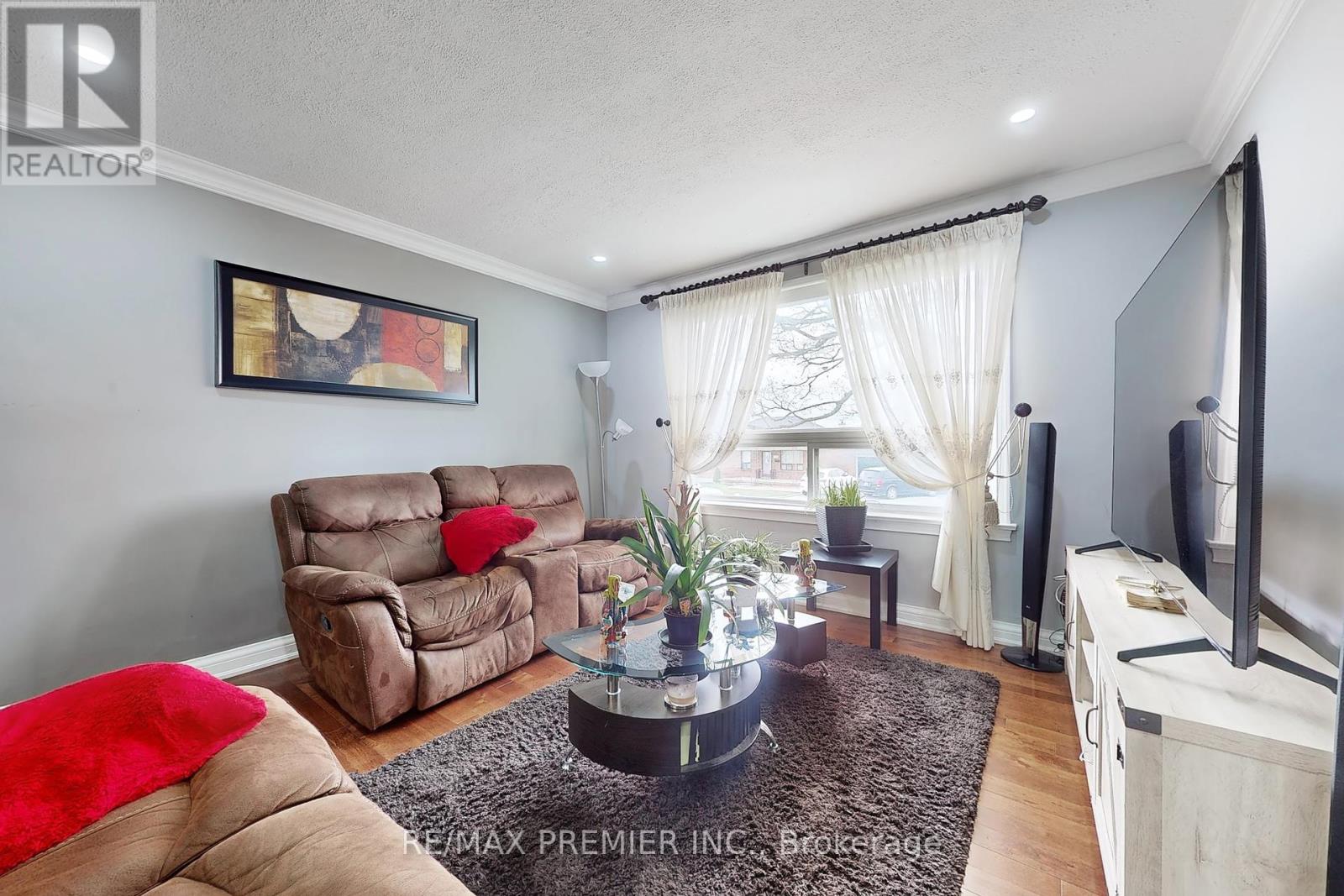 262 Richard Clark Drive, Toronto, Ontario  M3M 1W4 - Photo 3 - W12126981