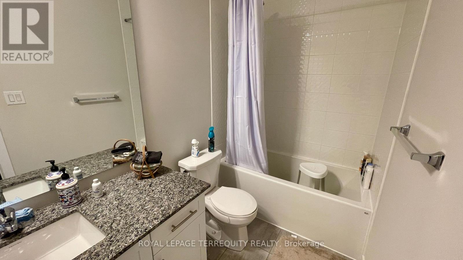 520 - 150 Oak Park Boulevard, Oakville, Ontario  L6H 3P2 - Photo 9 - W12126982