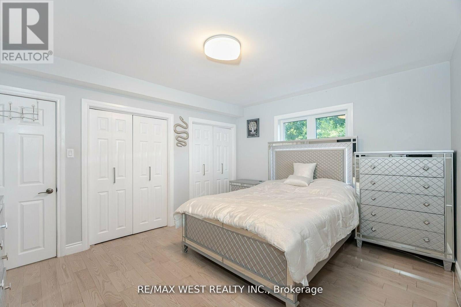 12 Gordon Park Drive, Toronto, Ontario  M9B 1J6 - Photo 14 - W12127046