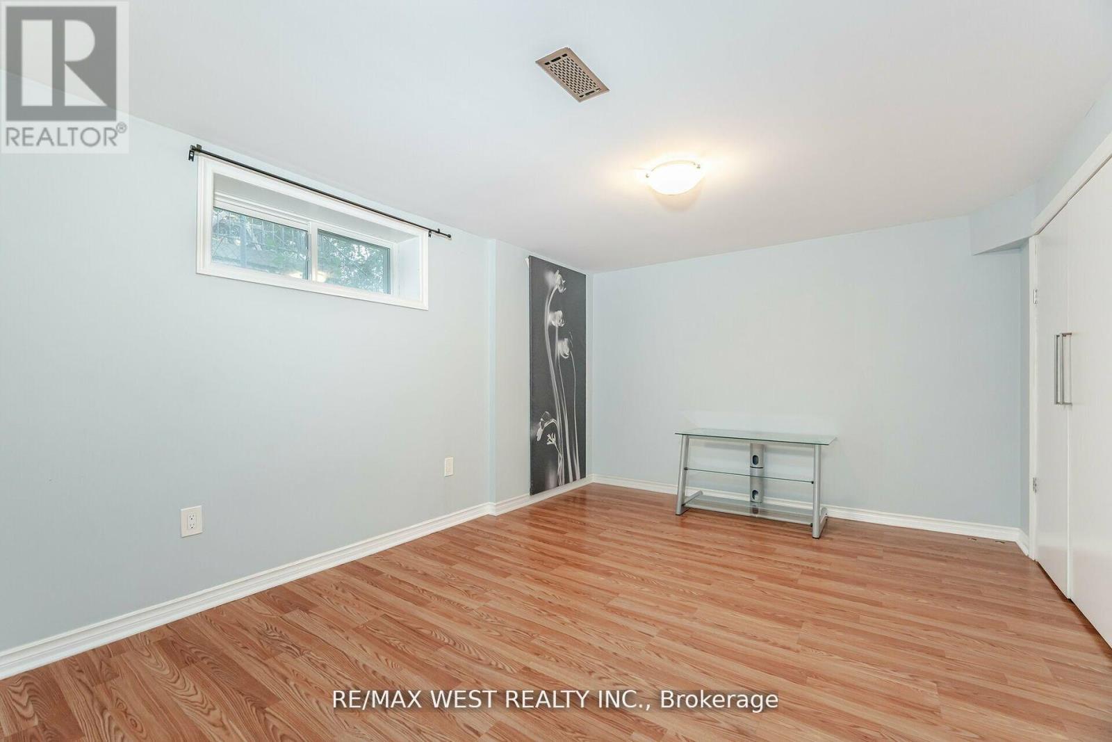 12 Gordon Park Drive, Toronto, Ontario  M9B 1J6 - Photo 32 - W12127046