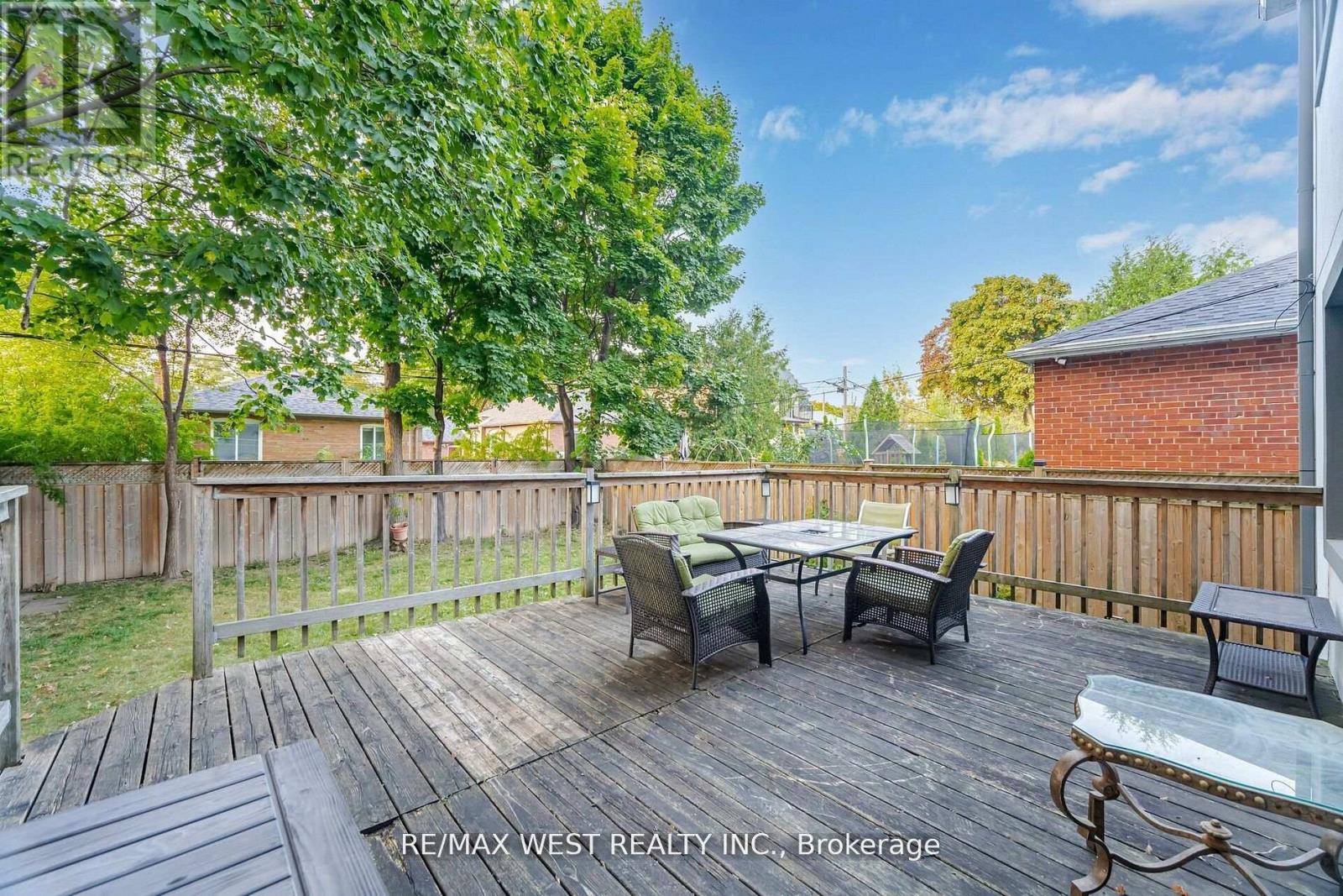 12 Gordon Park Drive, Toronto, Ontario  M9B 1J6 - Photo 34 - W12127046