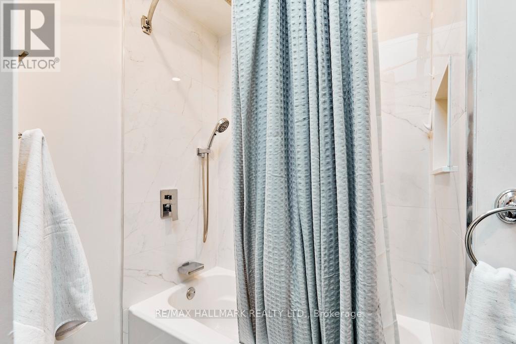 36 Farley Crescent, Toronto, Ontario  M9R 2A6 - Photo 21 - W12127067