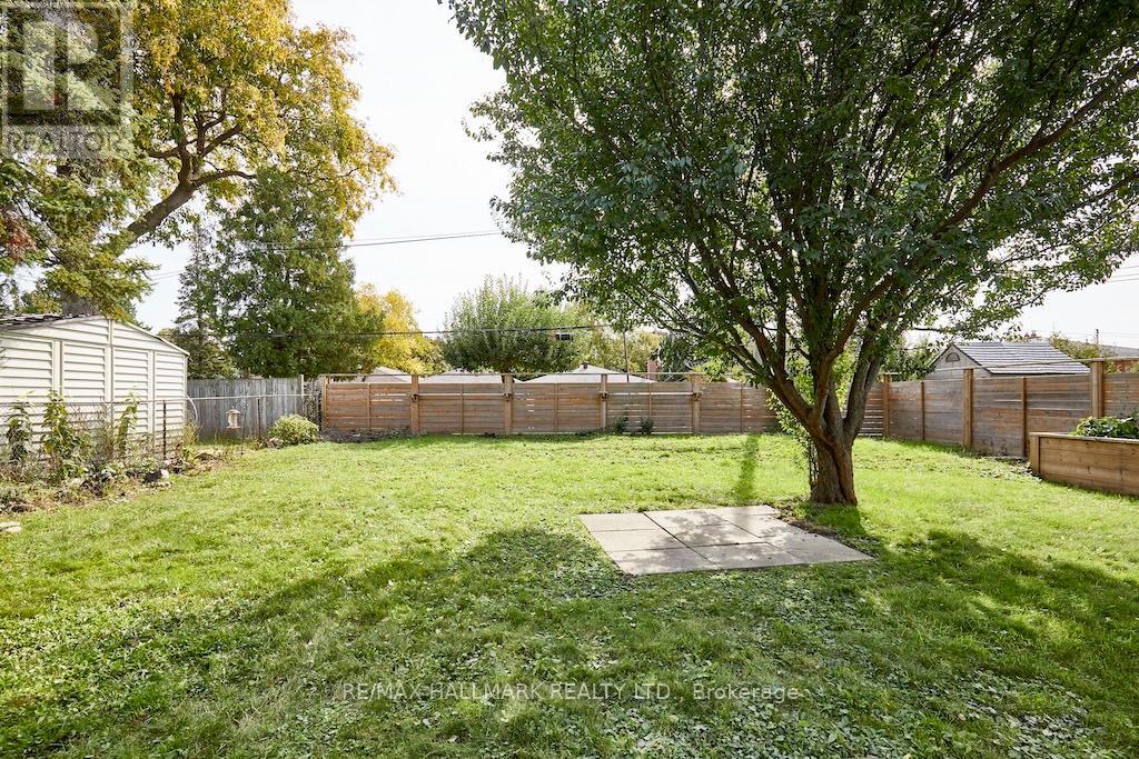 36 Farley Crescent, Toronto, Ontario  M9R 2A6 - Photo 36 - W12127067