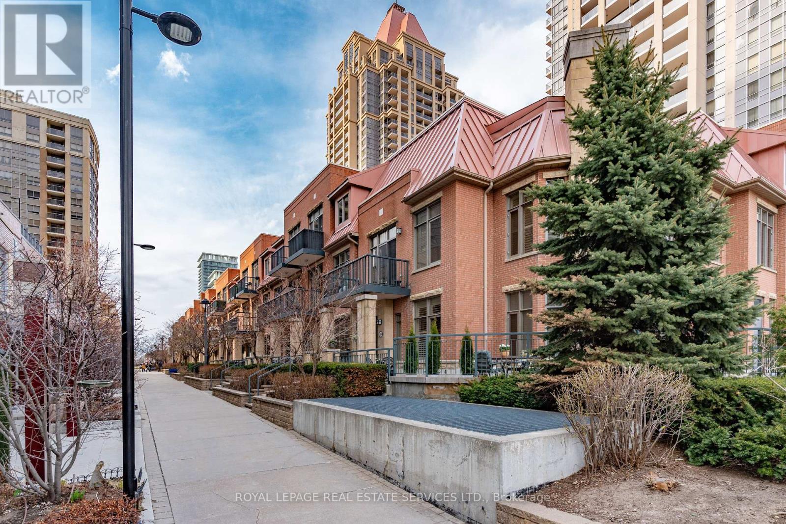 104 - 320 CITY CENTRE DRIVE, mississauga (city centre), Ontario