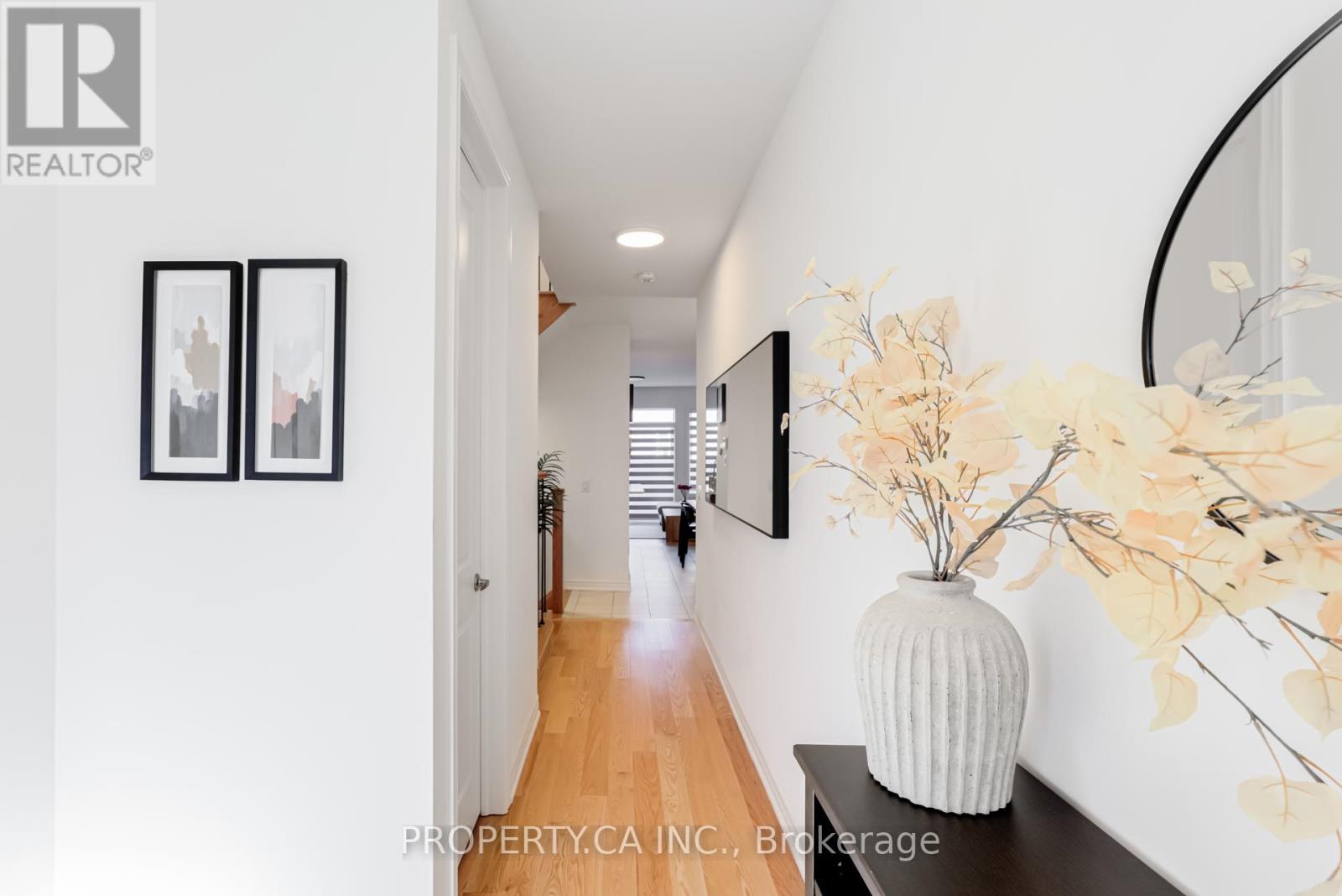 29 Benhurst Crescent, Brampton, Ontario  L7A 5A2 - Photo 3 - W12127123