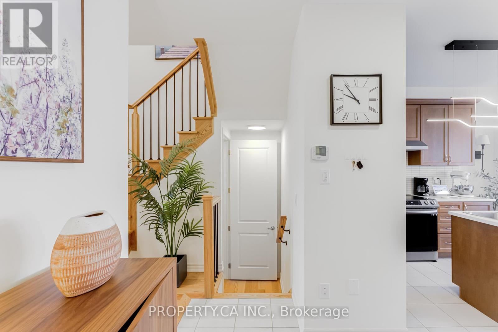 29 Benhurst Crescent, Brampton, Ontario  L7A 5A2 - Photo 6 - W12127123