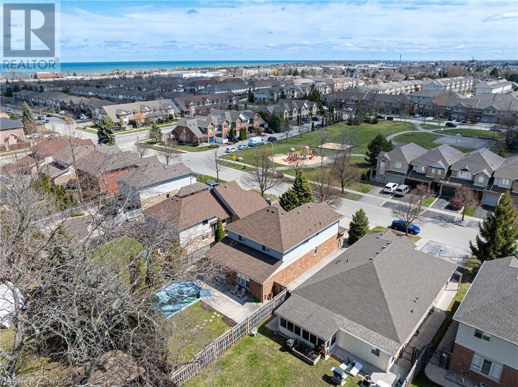 12 Aspen Drive, Grimsby, Ontario  L3M 5L8 - Photo 2 - 40721619