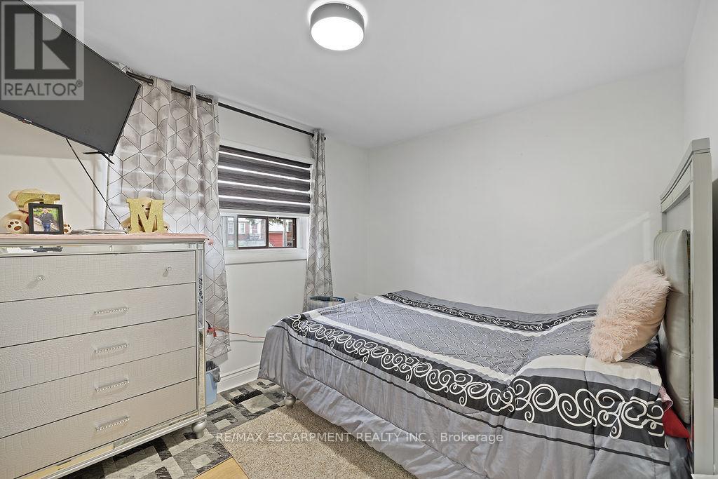71 Montrose Avenue, Hamilton, Ontario  L8K 4Y3 - Photo 24 - X12126973