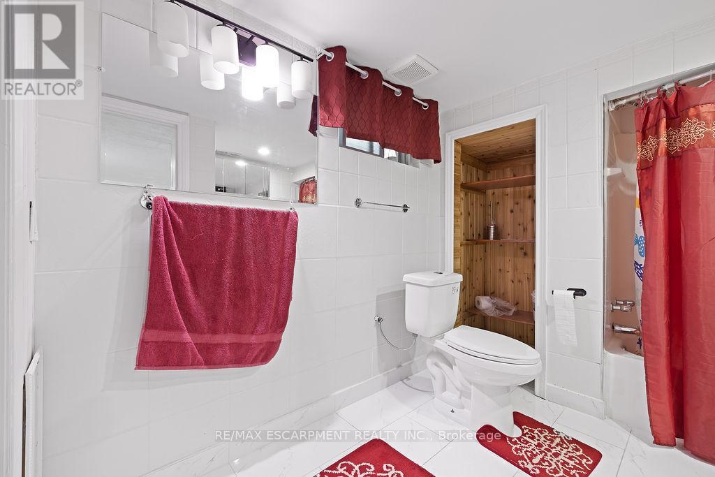 71 Montrose Avenue, Hamilton, Ontario  L8K 4Y3 - Photo 37 - X12126973