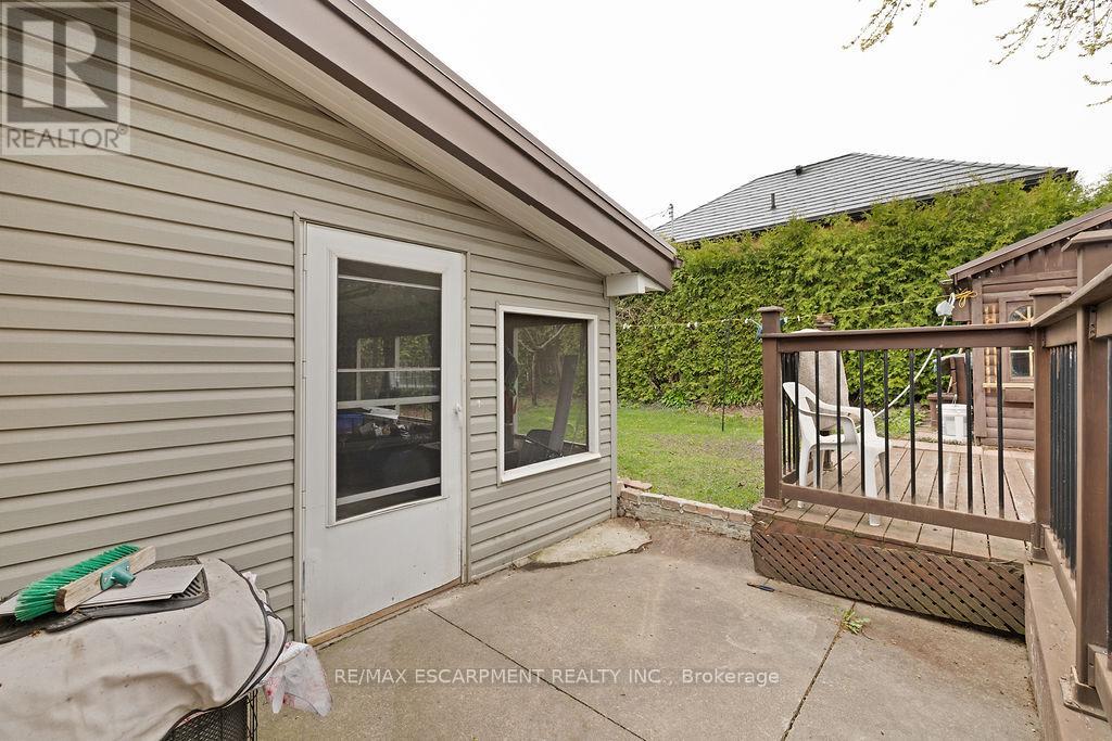 71 Montrose Avenue, Hamilton, Ontario  L8K 4Y3 - Photo 8 - X12126973