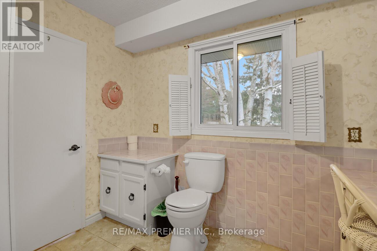 570 Phillip Street E, Gravenhurst, Ontario  P1P 1M3 - Photo 30 - X12127057