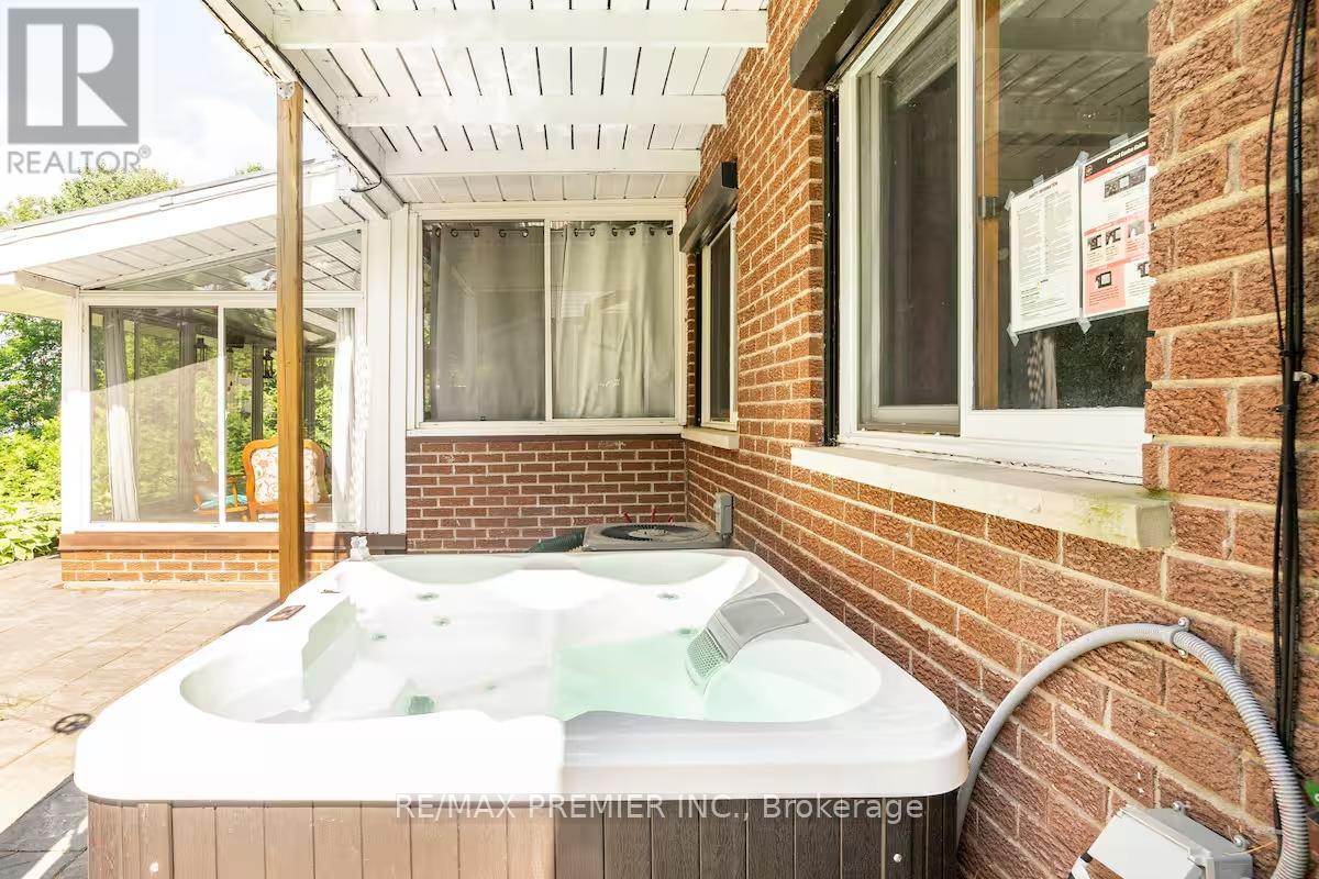 570 Phillip Street E, Gravenhurst, Ontario  P1P 1M3 - Photo 38 - X12127057