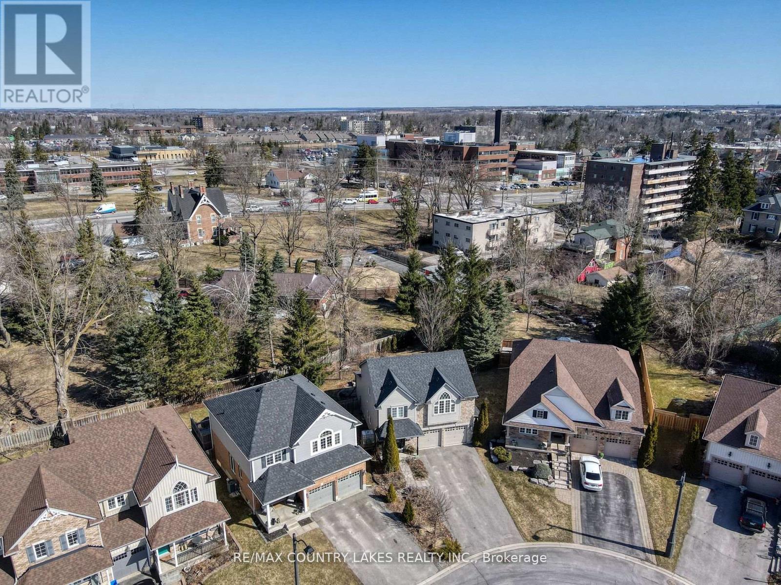 8 Fallingbrook Crescent, Kawartha Lakes, Ontario  K9V 0B3 - Photo 24 - X12127142