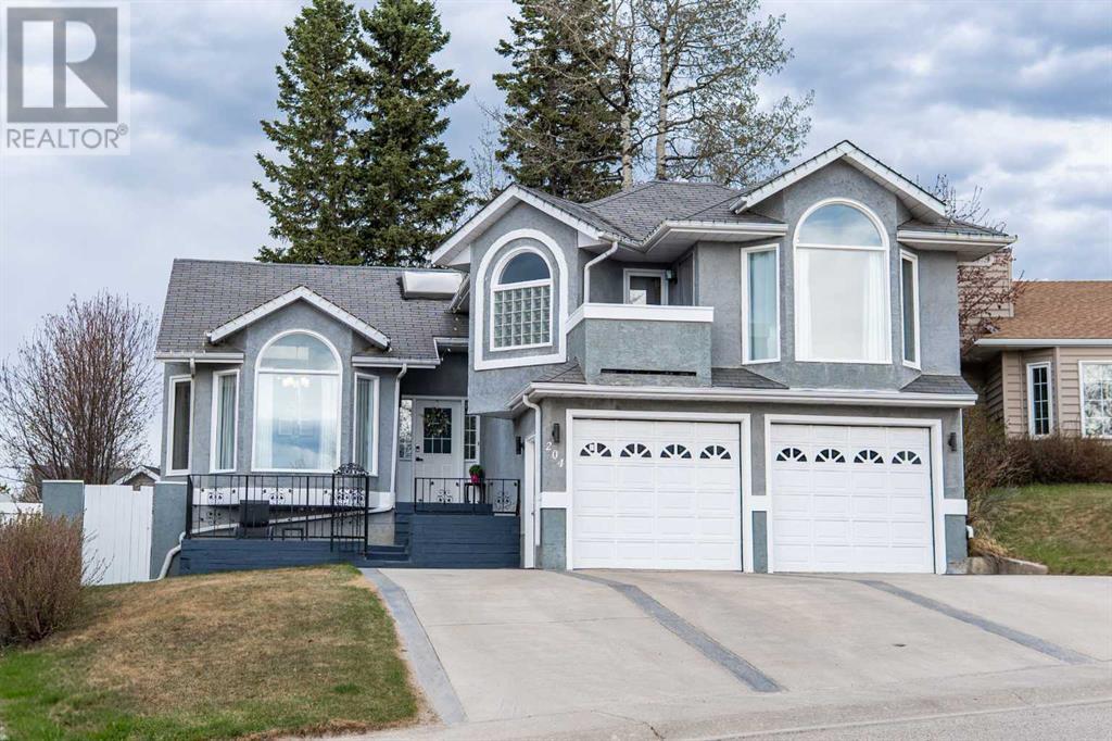204 Rispler Way, Hinton, Alberta  T7V 1L8 - Photo 1 - A2217806