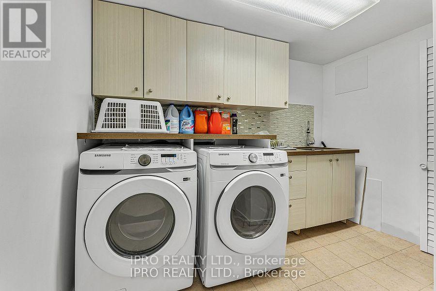 2595 Windjammer Road, Mississauga, Ontario  L5L 1H7 - Photo 36 - W12126803