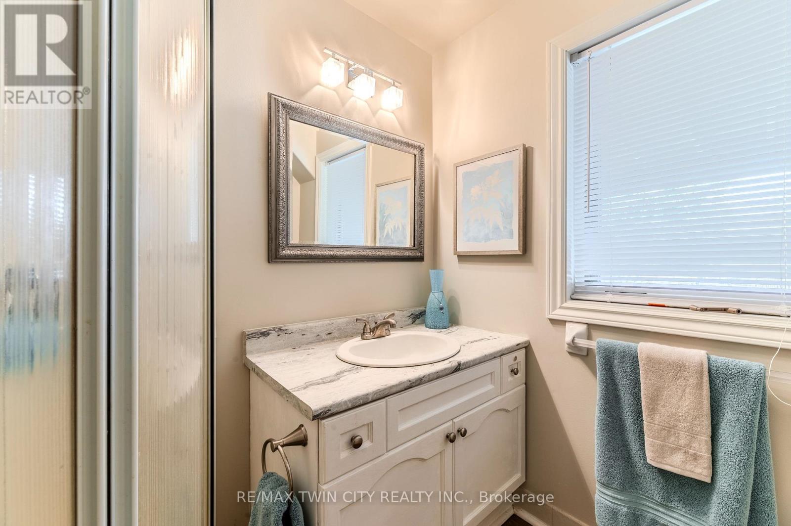 420 Johnson Road, Brantford, Ontario  N3T 5M1 - Photo 38 - X12125926