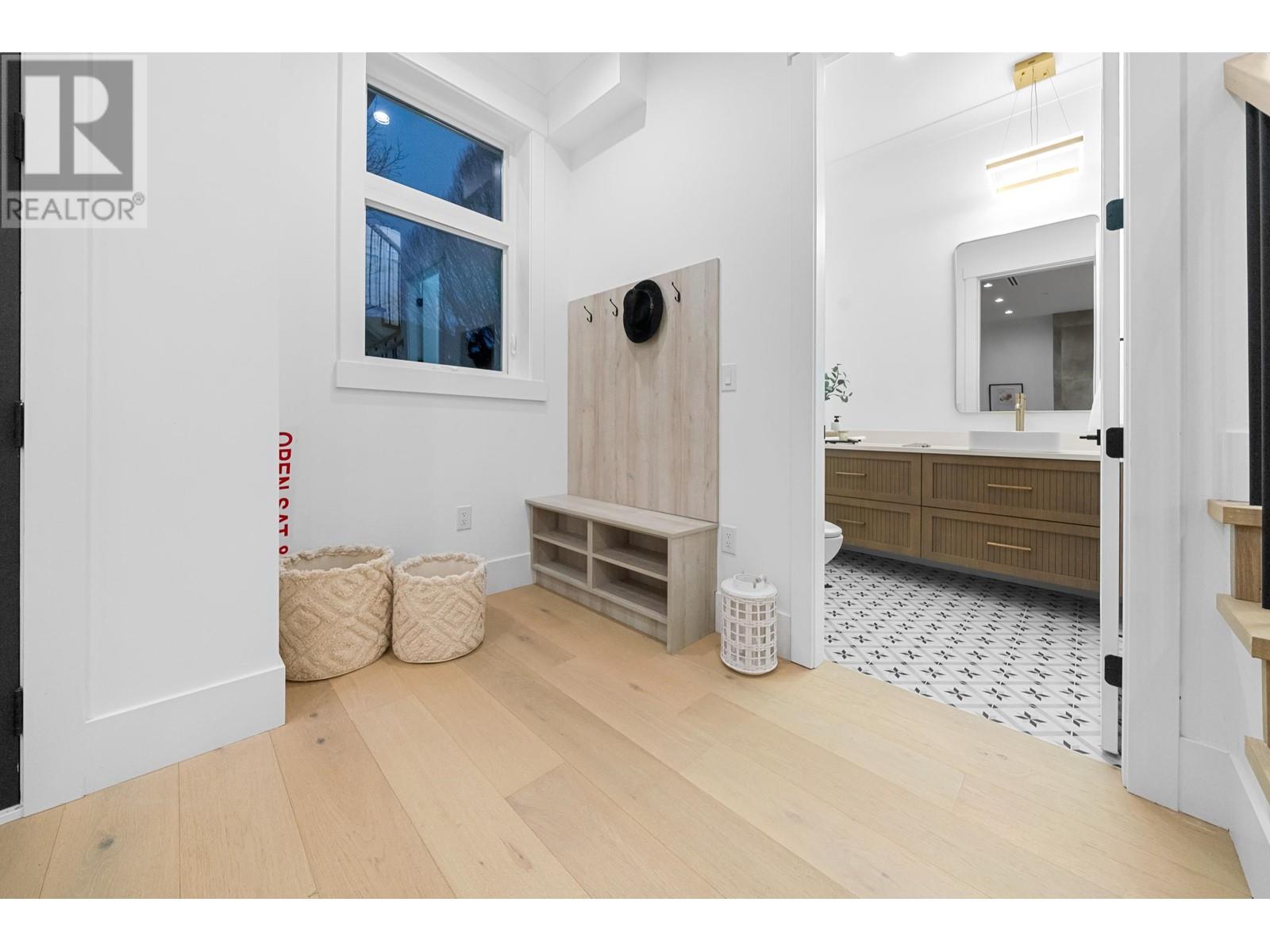 4990 Sherbrooke Street, Vancouver, British Columbia  V5W 3M2 - Photo 4 - R2997425