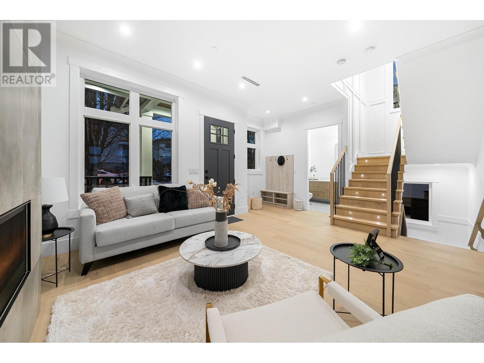 4990 Sherbrooke Street, Vancouver, British Columbia  V5W 3M2 - Photo 5 - R2997425