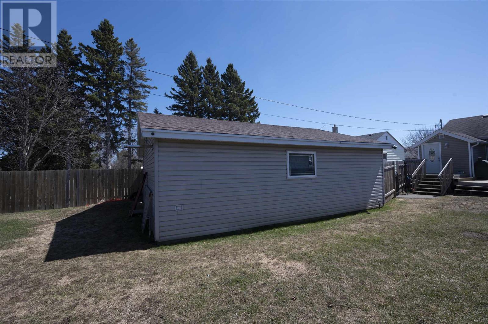 347 Francis Street East, Thunder Bay, Ontario  P7E 4B4 - Photo 37 - TB251018