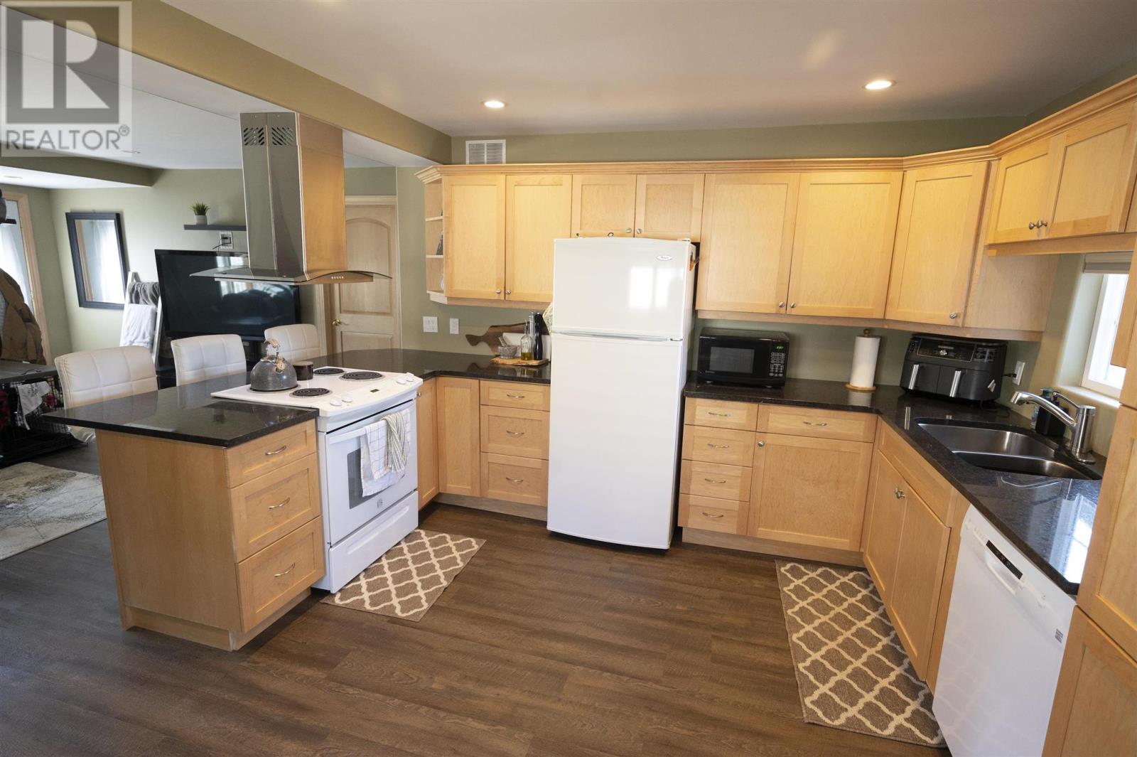 347 Francis Street East, Thunder Bay, Ontario  P7E 4B4 - Photo 11 - TB251018