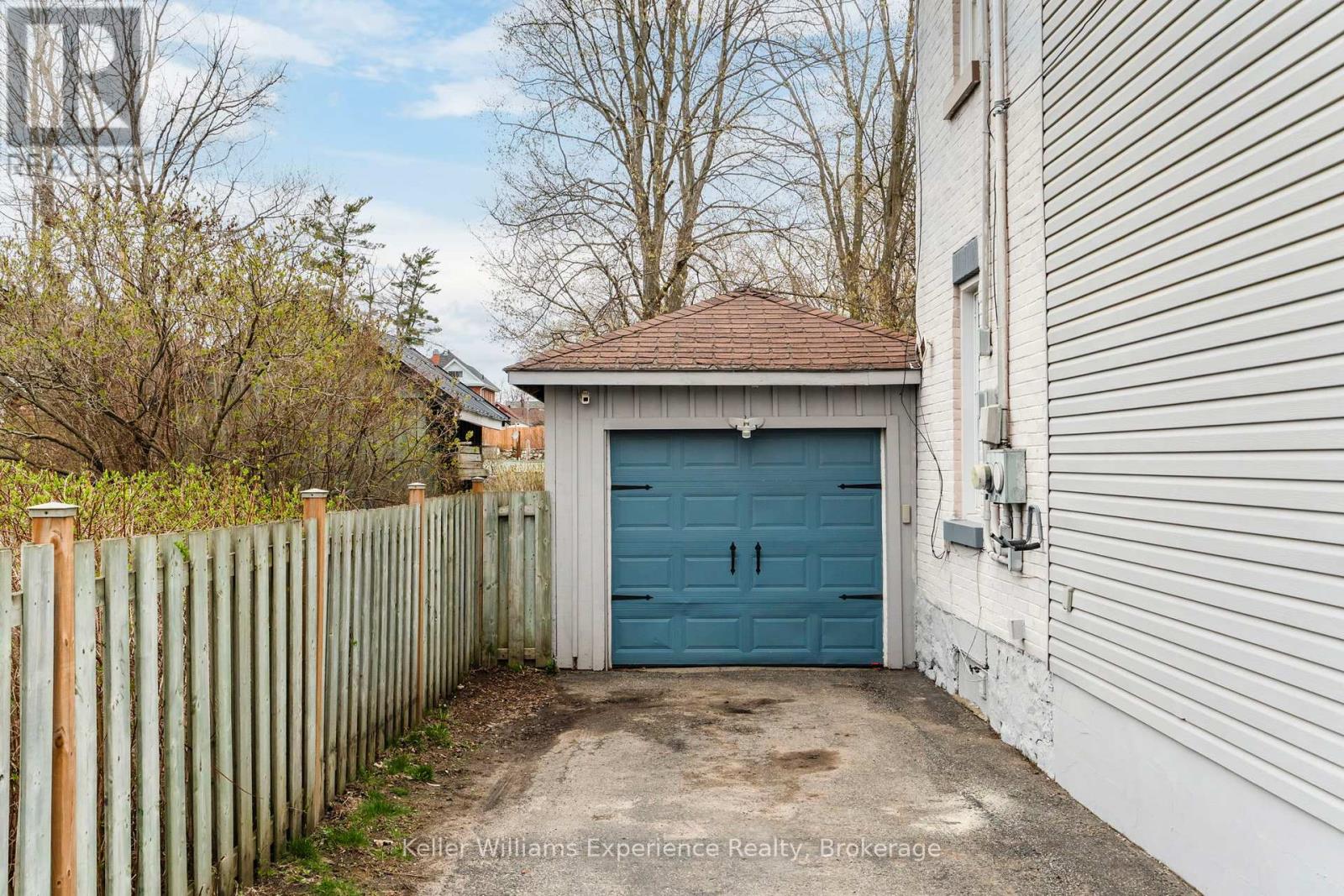 454 Colborne Street, Midland, Ontario  L4R 2K9 - Photo 6 - S12127296