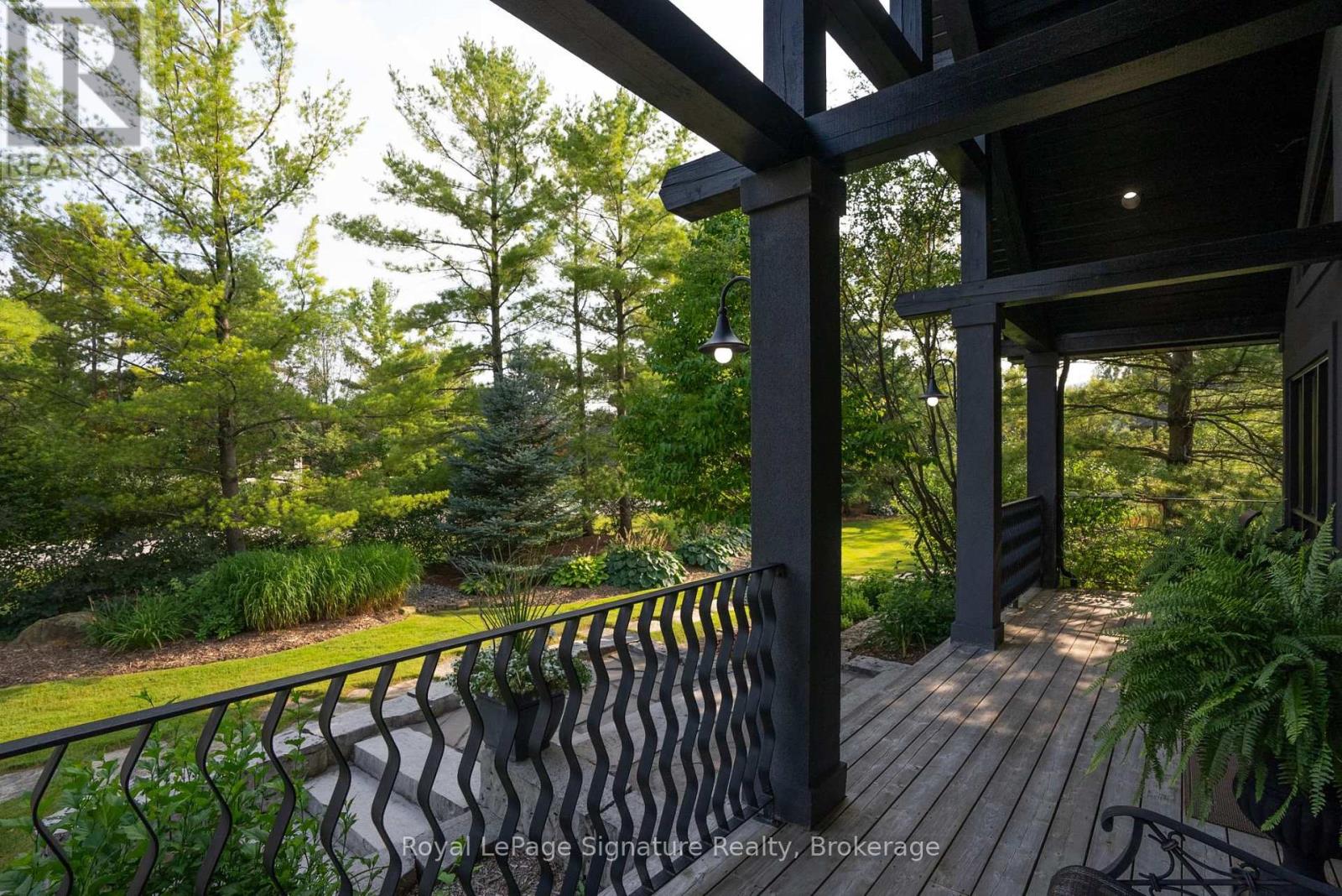 Property at 21 TRAILS END image 5