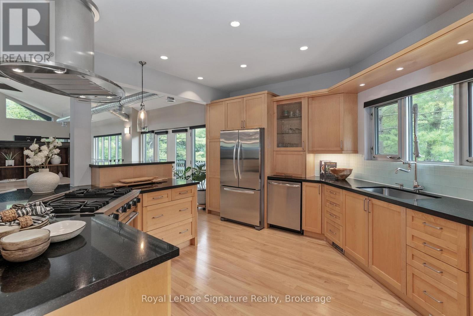 21 Trails End, Collingwood, Ontario  L9Y 5B1 - Photo 8 - S12127355