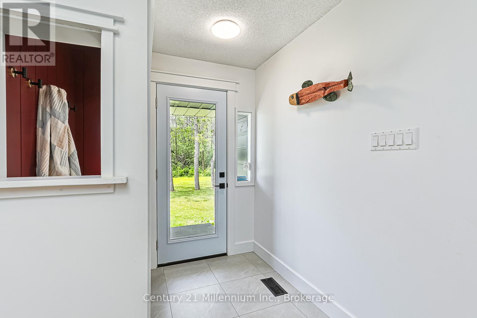 6278 Vancise Court, Clearview, Ontario  L9Z 2G5 - Photo 6 - S12127375