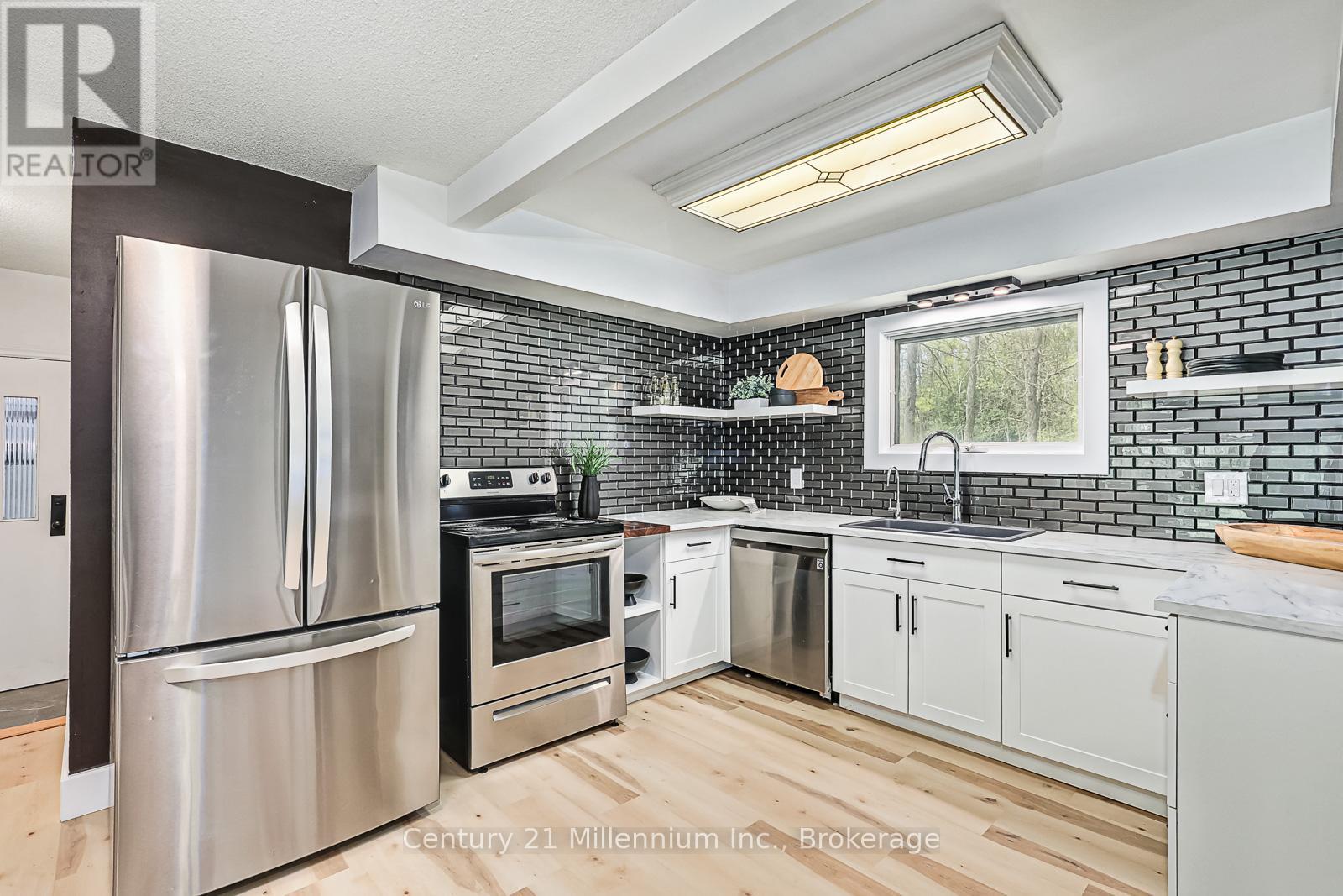 6278 Vancise Court, Clearview, Ontario  L9Z 2G5 - Photo 7 - S12127375