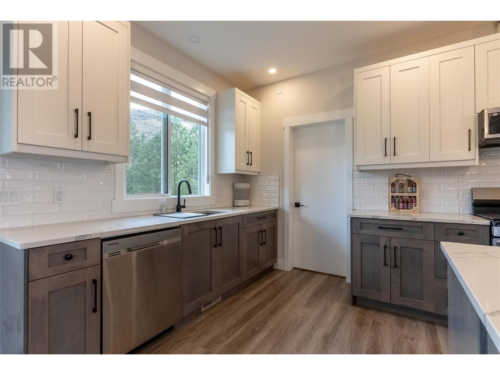 1097 Edgehill Place, Kamloops, British Columbia  V2C 0G6 - Photo 6 - 10346367