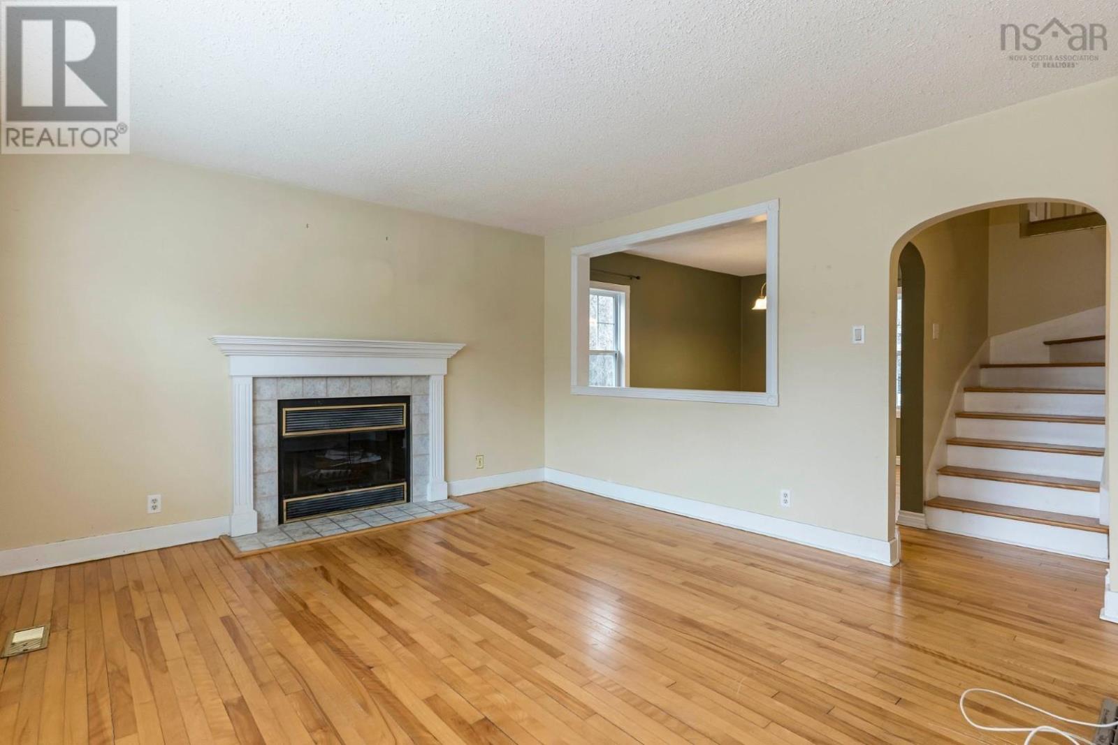 Property at 68 Douglas Crescent image 3