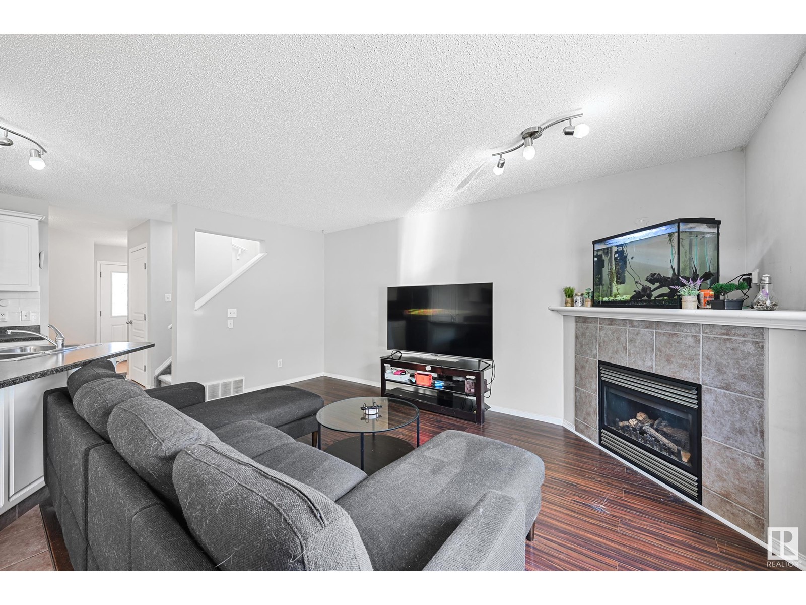 Property at 5305 RUE PARC ST image 3