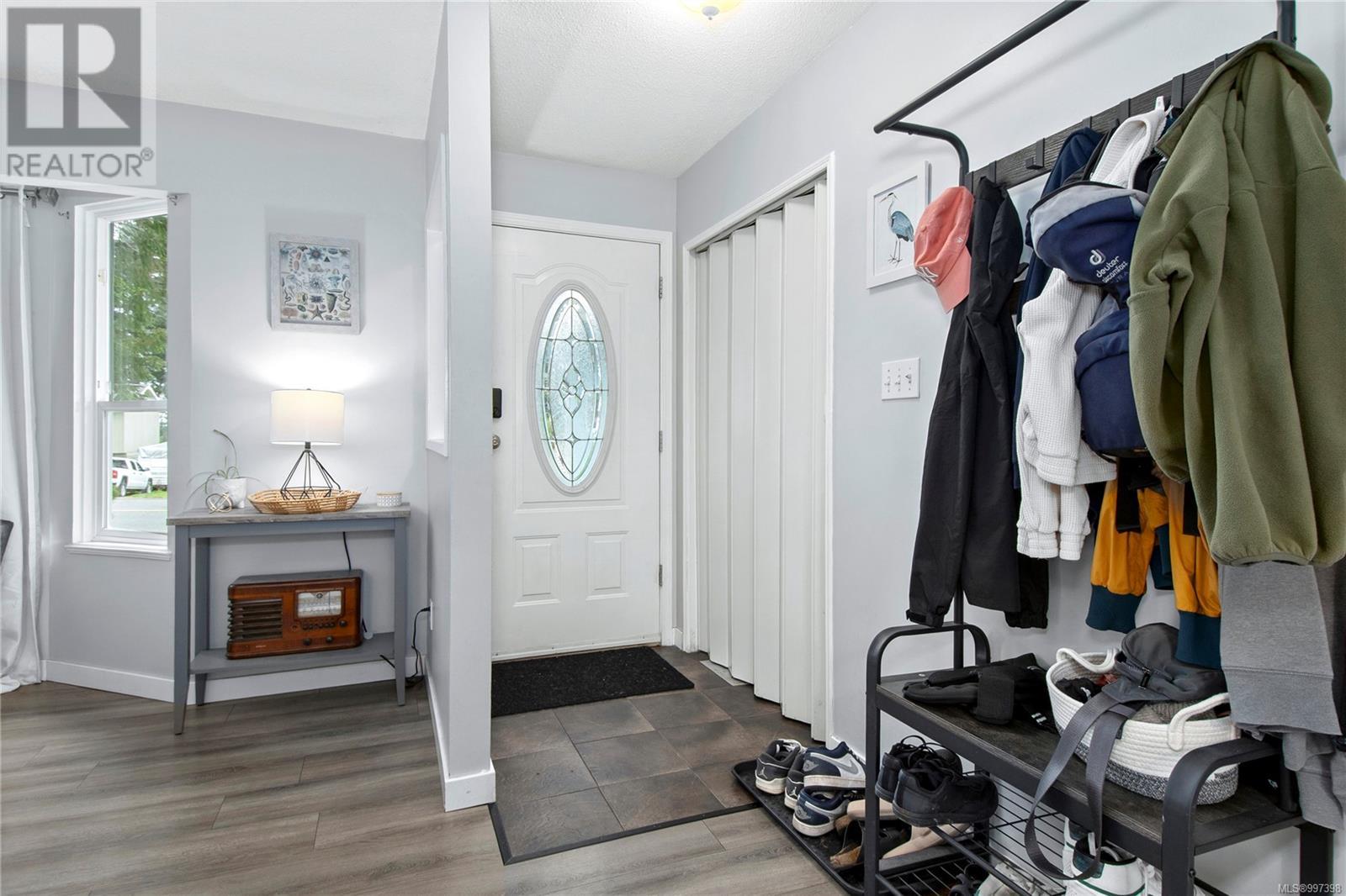Property at 664 Robron Rd image 3