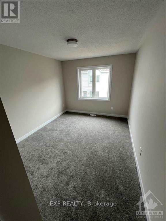 327 Canadensis Lane, Ottawa, Ontario  K2C 3H1 - Photo 11 - X12127327