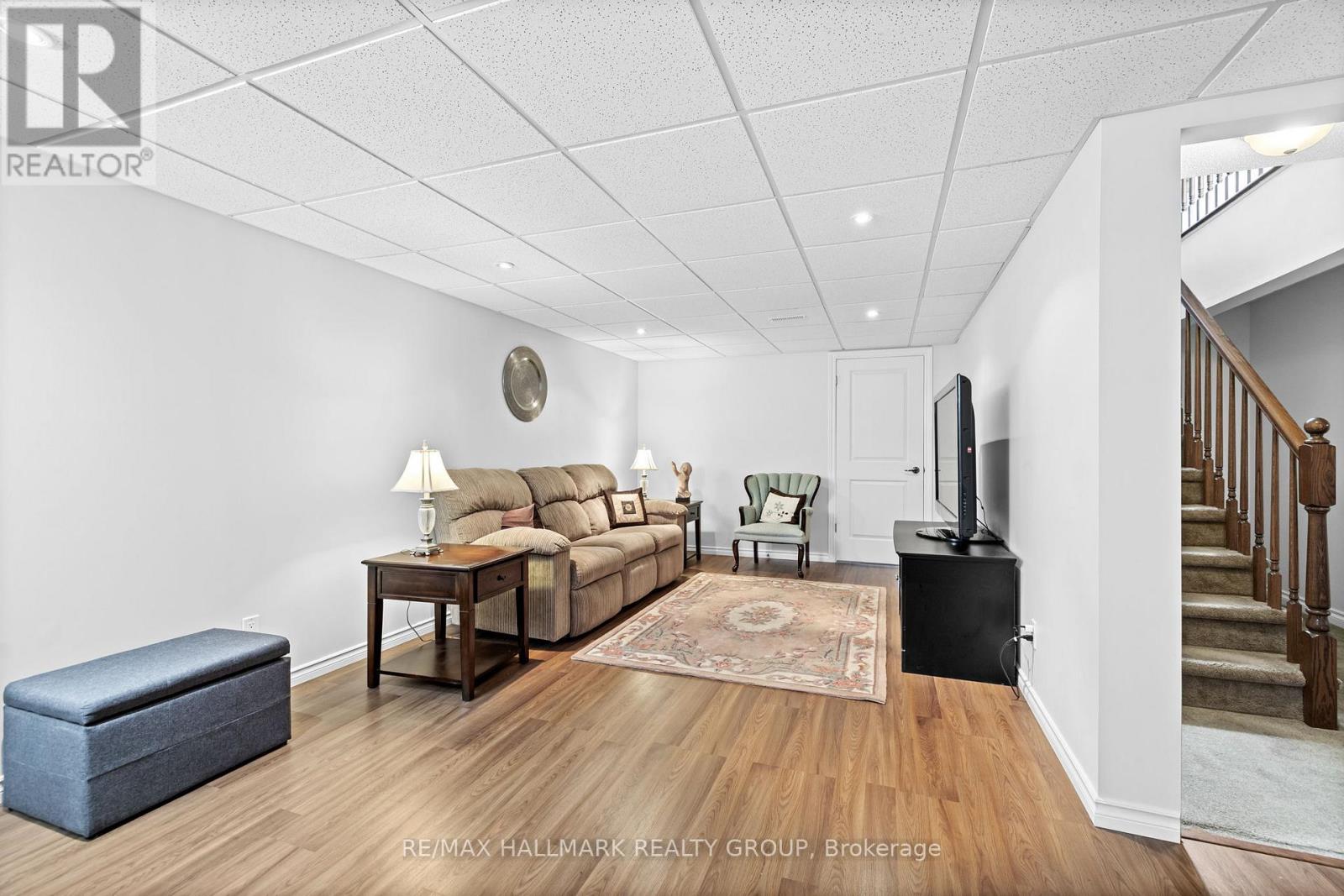 914 Eastboro Avenue, Ottawa, Ontario  K1W 0G4 - Photo 31 - X12127388