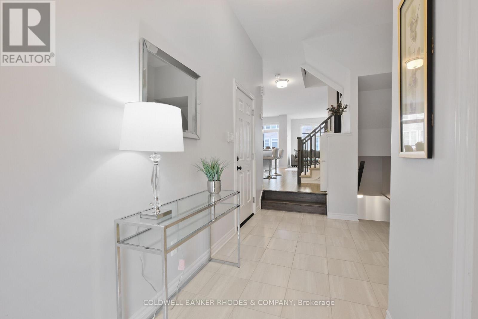 543 Muscari Street, Ottawa, Ontario  K1T 0S3 - Photo 4 - X12127432