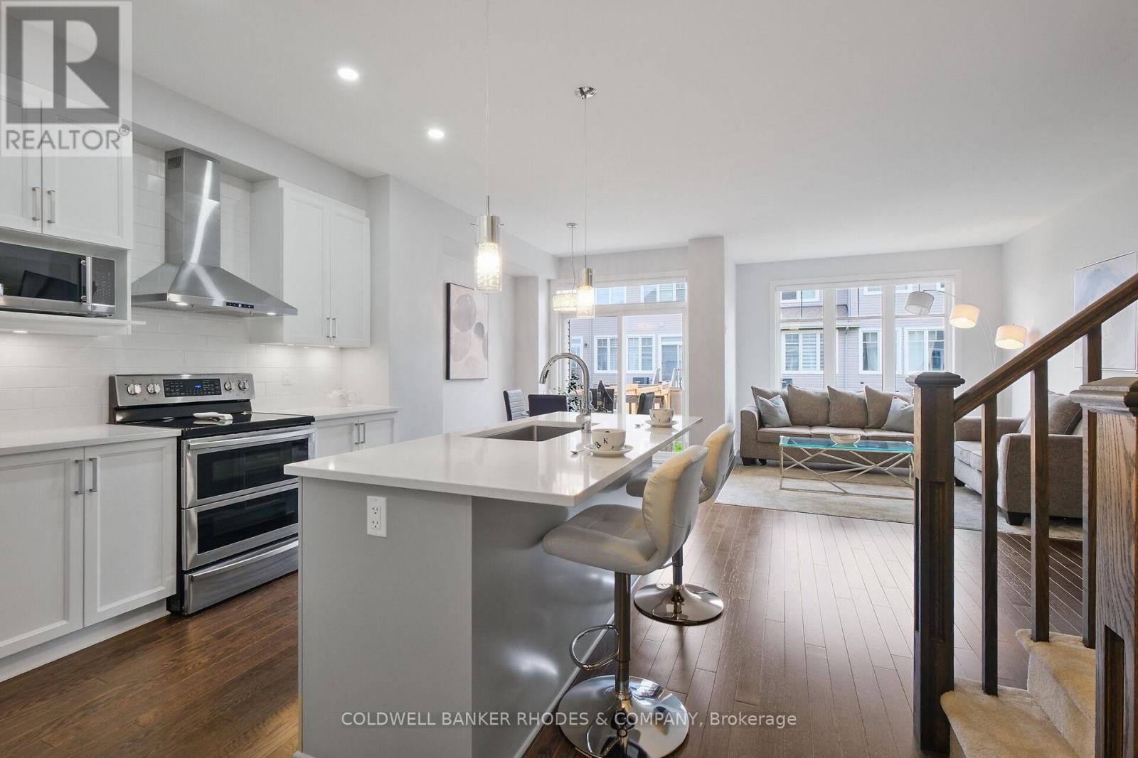 Property at 543 MUSCARI STREET image 5