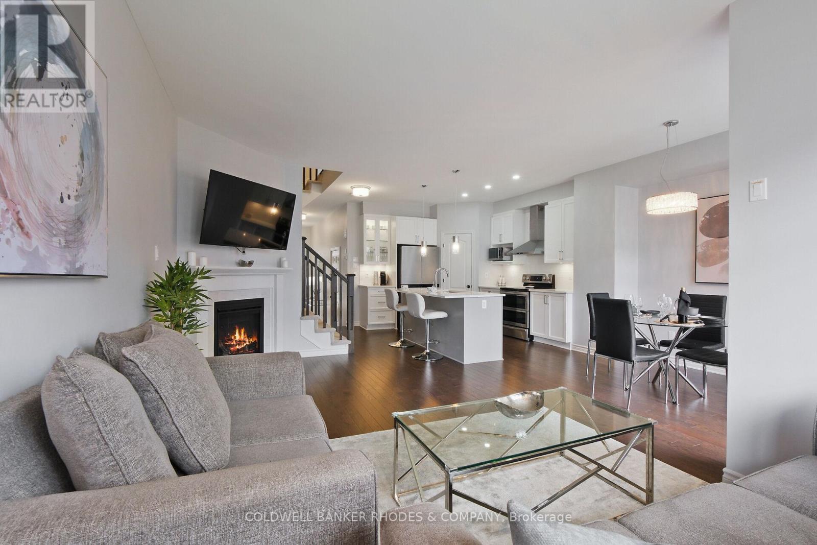 543 Muscari Street, Ottawa, Ontario  K1T 0S3 - Photo 9 - X12127432