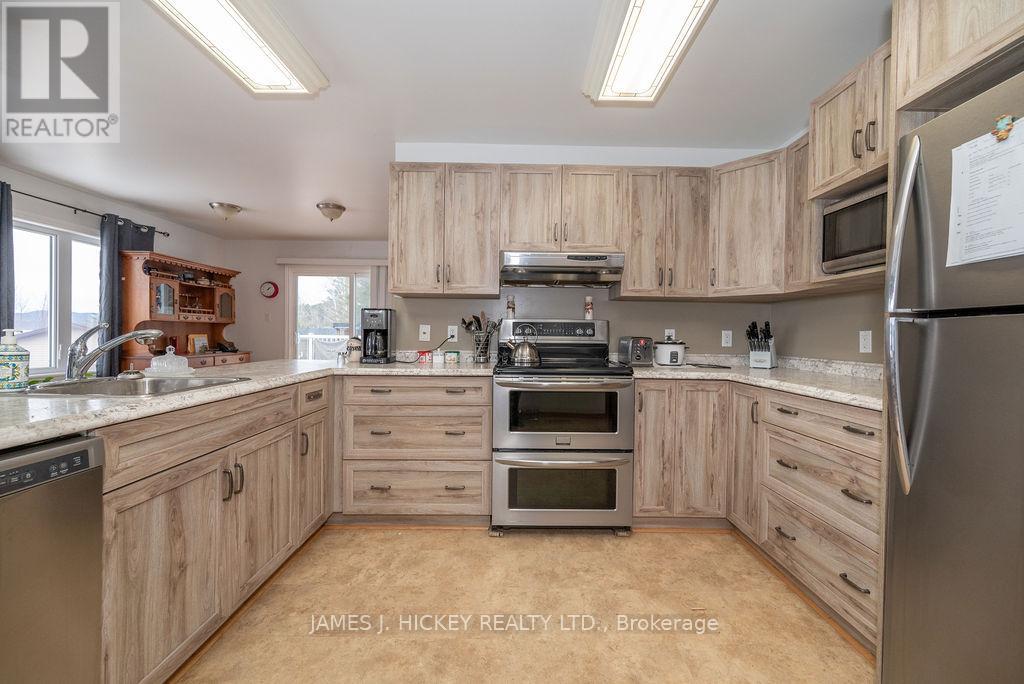 532 Edgewater Way, Head, Ontario  K0J 2B0 - Photo 11 - X12127485