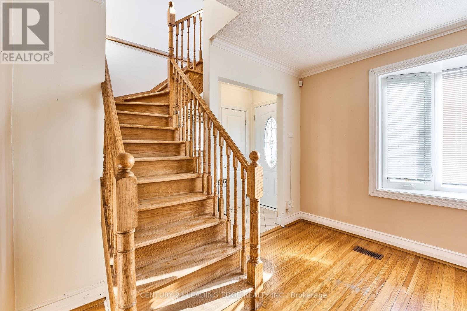 14 Flora Drive, Toronto, Ontario  M1P 1A3 - Photo 16 - E12095363