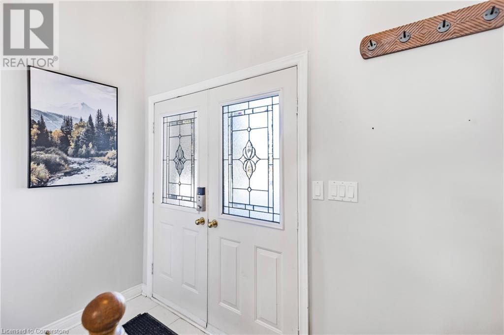 Property at 231 FREELTON Road image 3
