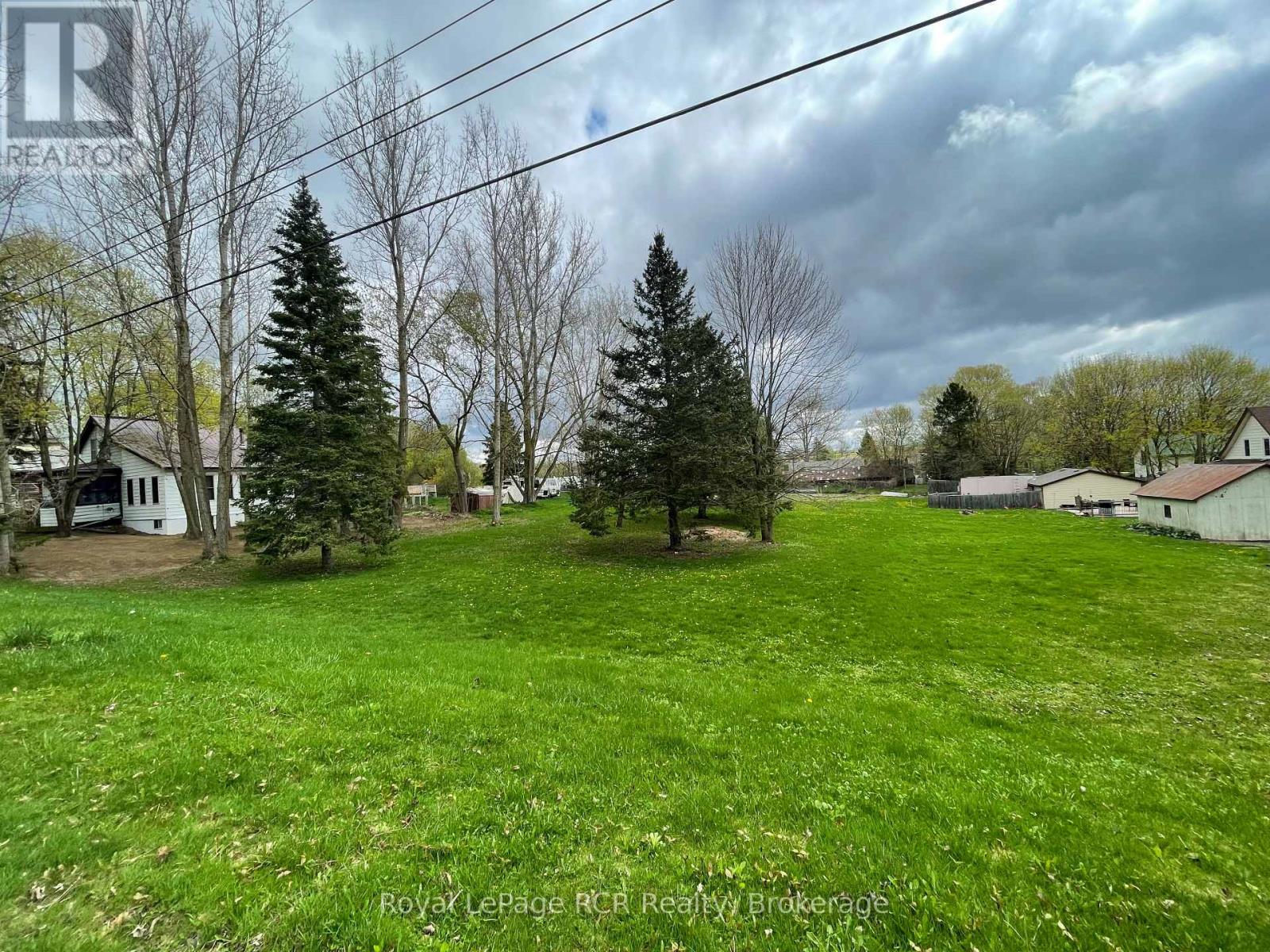 324 Augusta Street, West Grey, Ontario  N0G 0A7 - Photo 2 - X12016680