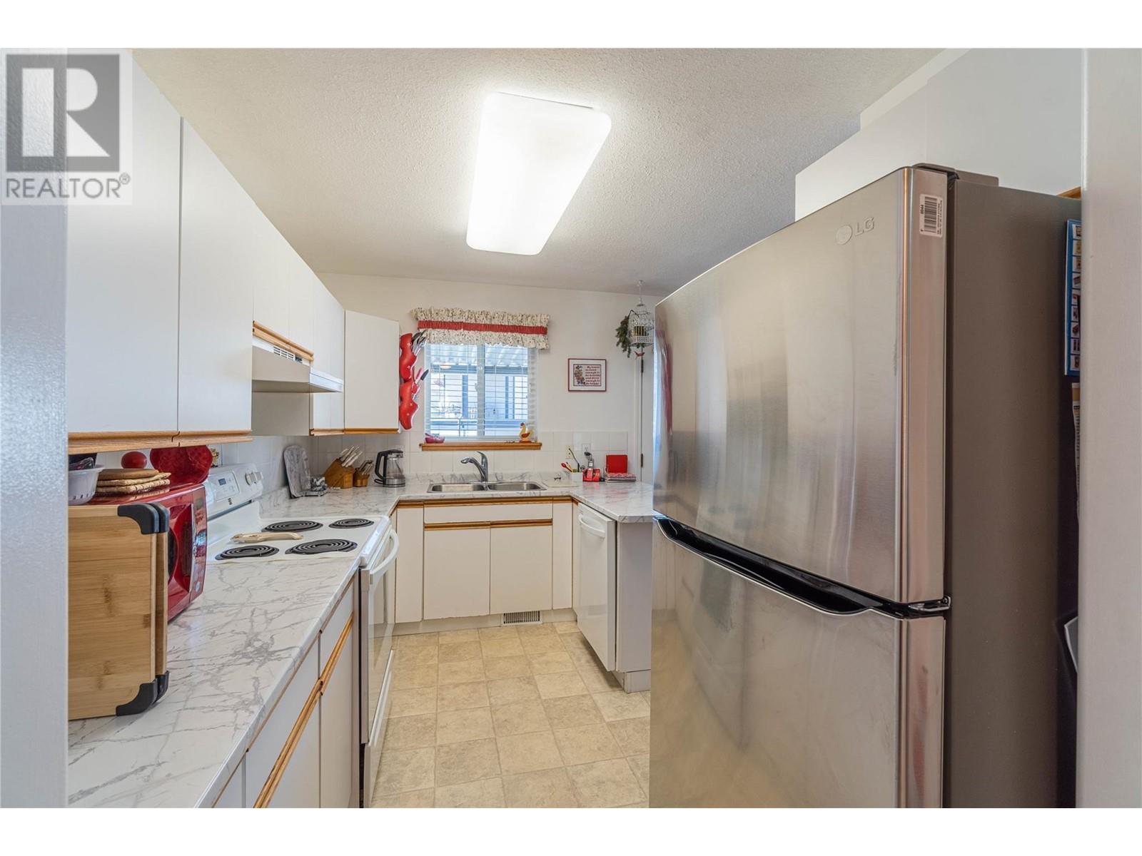 2044 Monteith Drive, Kamloops, British Columbia  V2E 2G5 - Photo 4 - 10346546