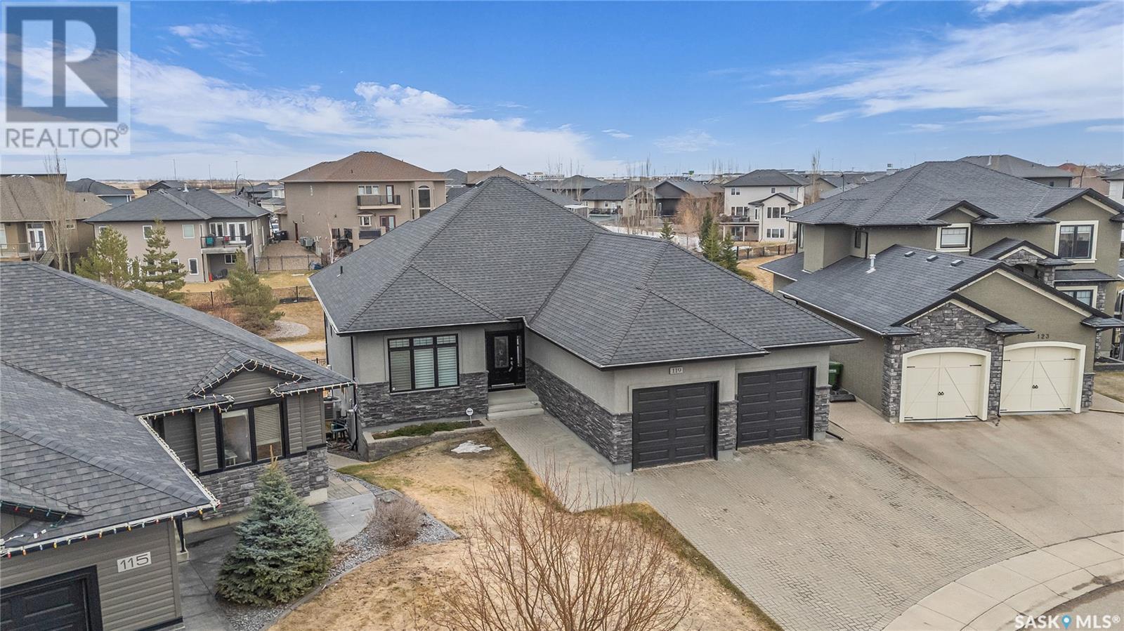 Property at 119 Fleming CRESCENT image 2