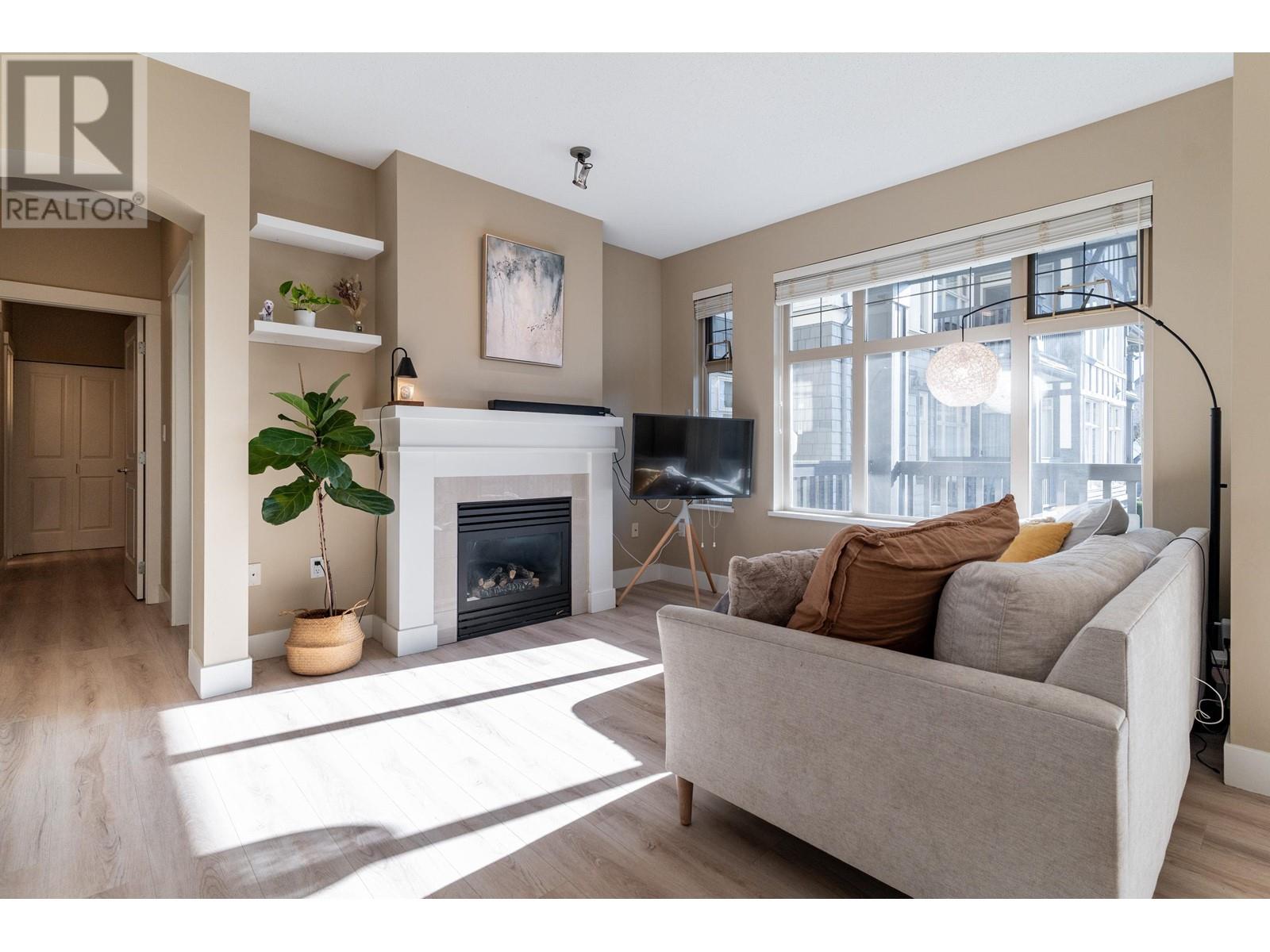 Listing Picture 11 of 33 : 301 4885 VALLEY DRIVE, Vancouver / 溫哥華 - 魯藝地產 Yvonne Lu Group - MLS Medallion Club Member