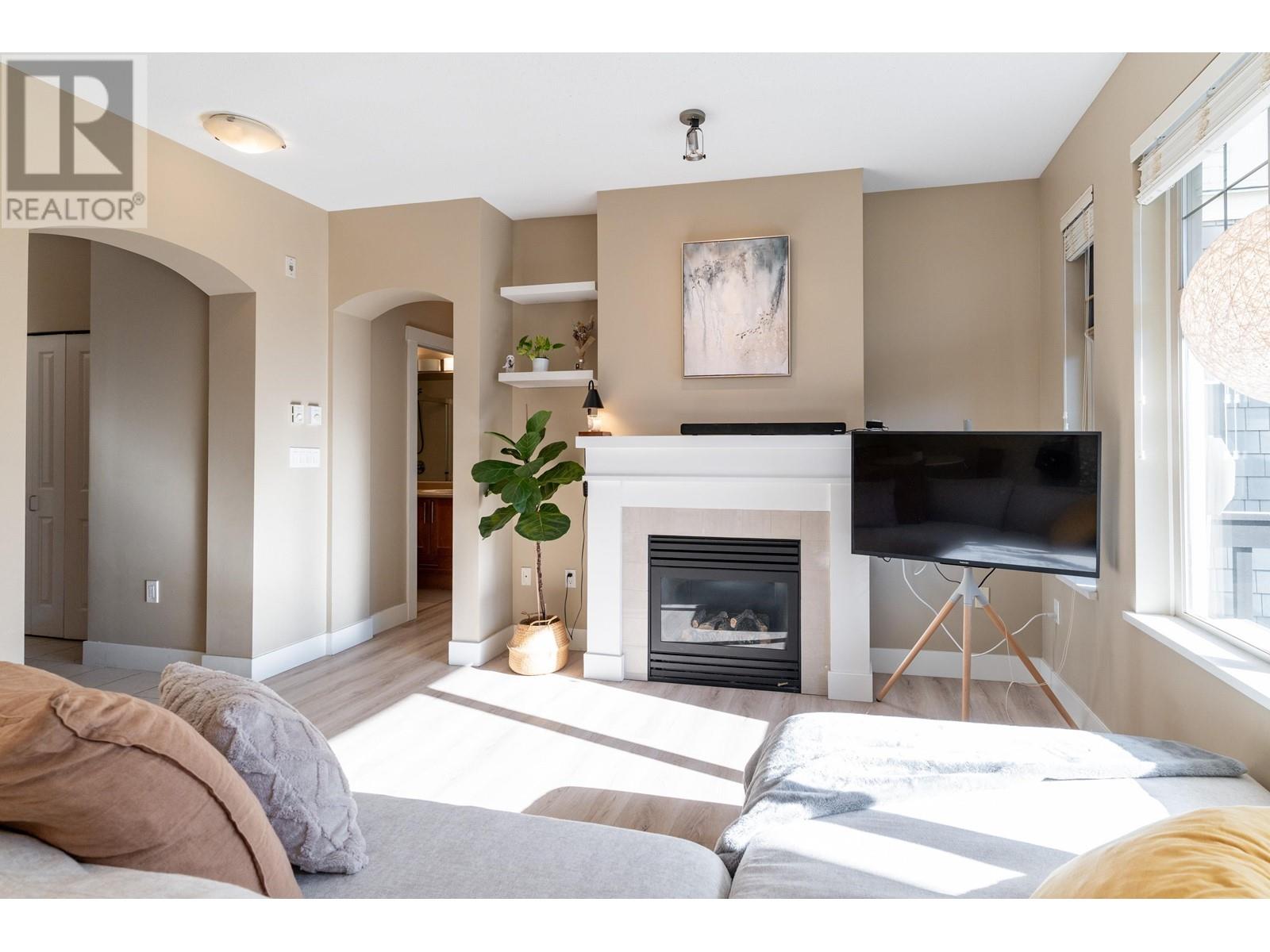 Listing Picture 12 of 33 : 301 4885 VALLEY DRIVE, Vancouver / 溫哥華 - 魯藝地產 Yvonne Lu Group - MLS Medallion Club Member