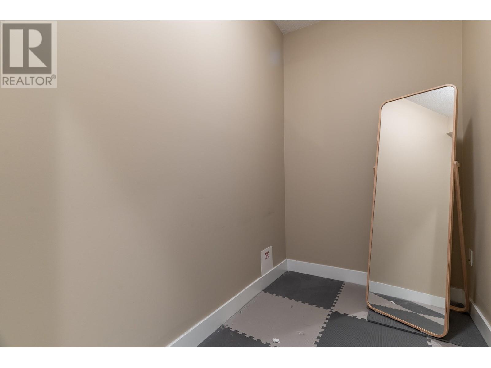 Listing Picture 26 of 33 : 301 4885 VALLEY DRIVE, Vancouver / 溫哥華 - 魯藝地產 Yvonne Lu Group - MLS Medallion Club Member