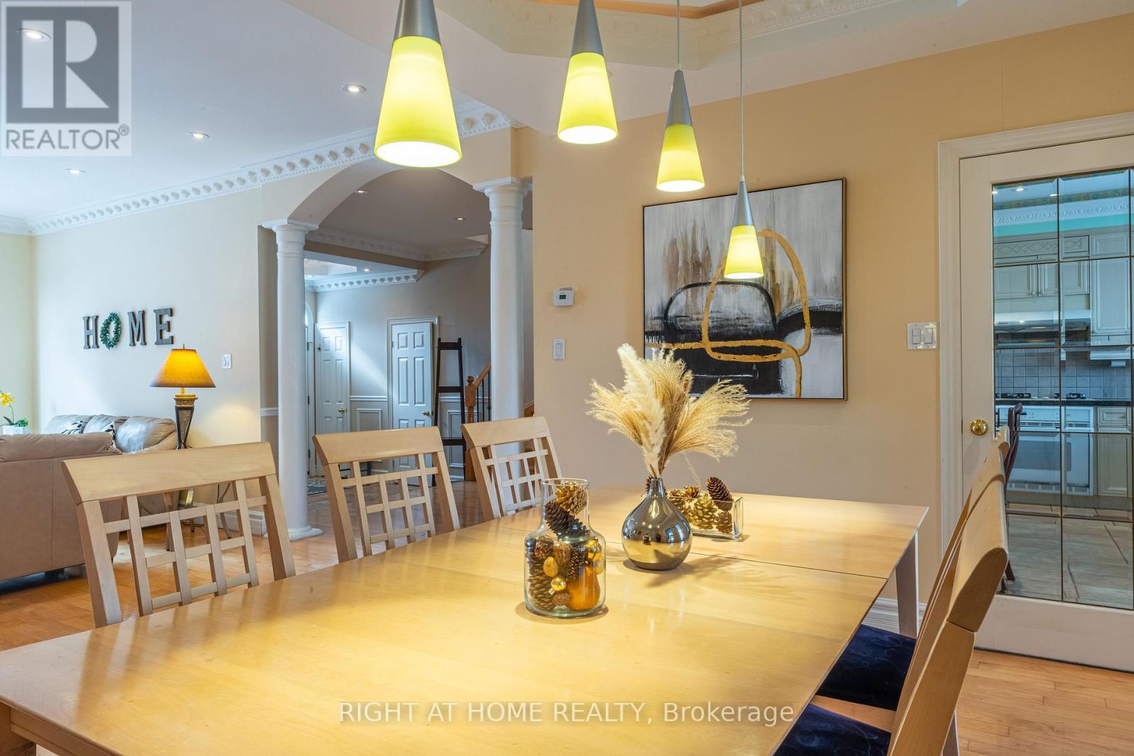 24 Malcolm Road, Toronto, Ontario  M4G 1X8 - Photo 12 - C12127174