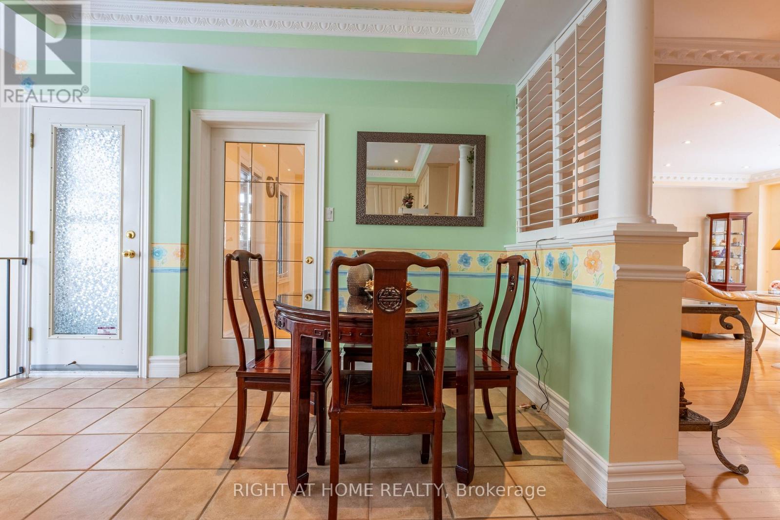 24 Malcolm Road, Toronto, Ontario  M4G 1X8 - Photo 16 - C12127174